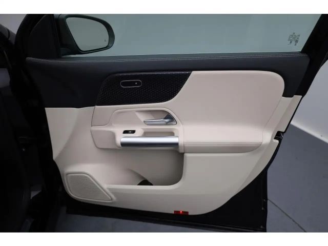 Mercedes-Benz EQA 300 4MATIC Progressive