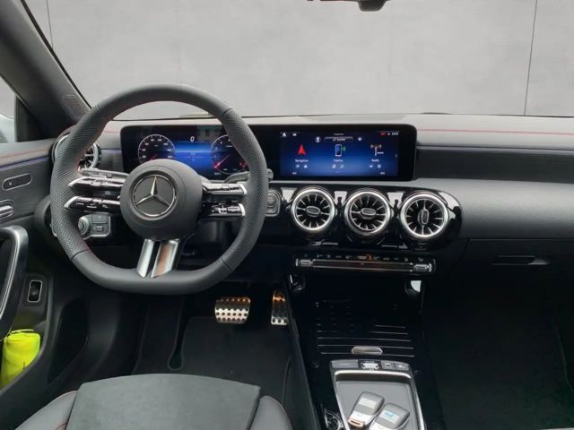 Mercedes-Benz CLA 180 CLA