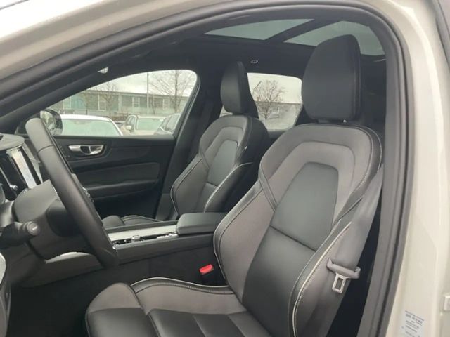 Volvo XC60 Dark Plus