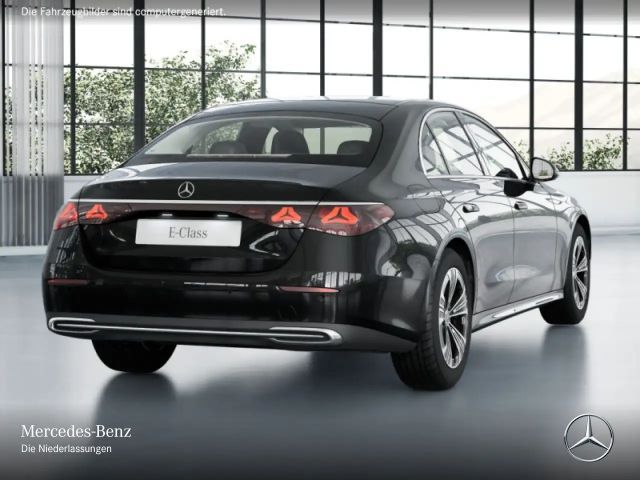 Mercedes-Benz E 200 AVANTGARDE Sedan