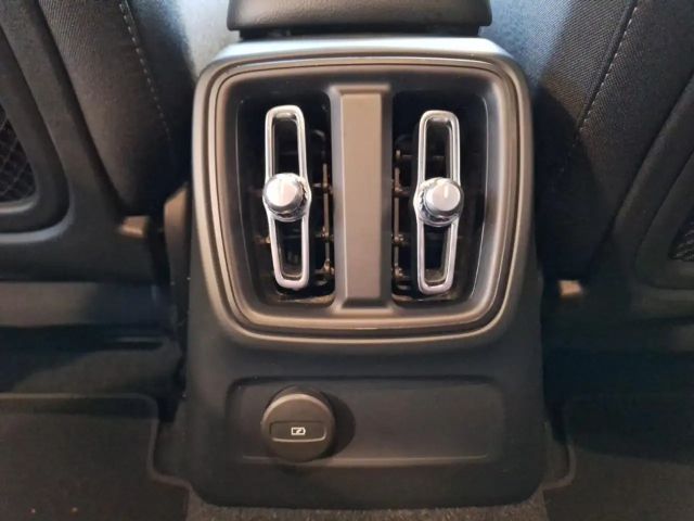 Volvo XC40 Bright Plus Recharge T4