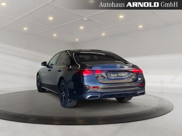 Mercedes-Benz E 220 AMG Line E 220 d Sedan