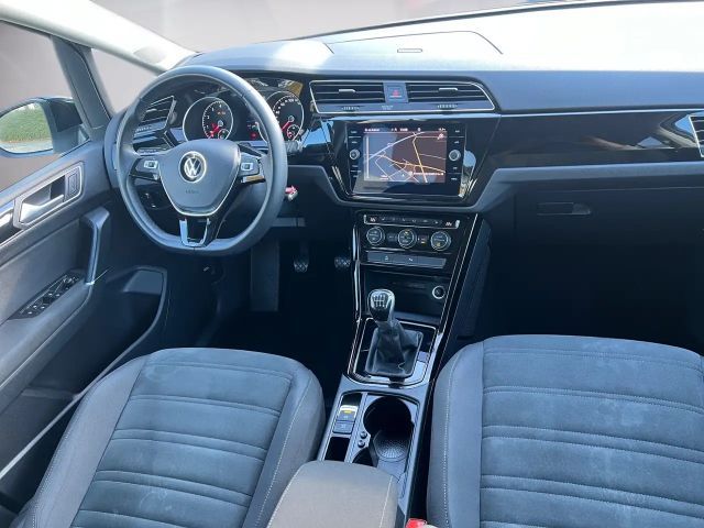 Volkswagen Touran 1.5 TSI R-Line Style
