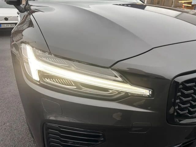 Volvo V60 AWD Dark Plus T6