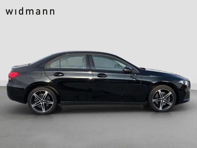 Mercedes-Benz A 250 A 250 e