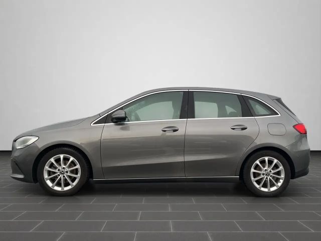 Mercedes-Benz B 180 Progressive Sedan