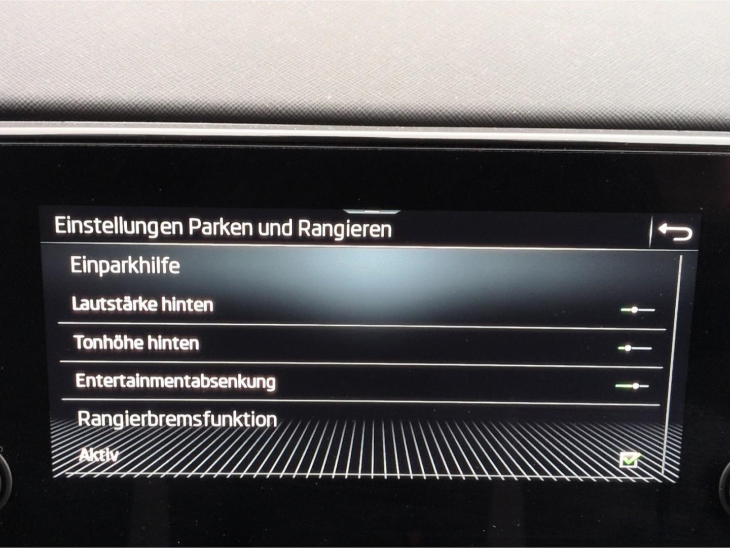 Skoda Scala Essence TSI*DSG AHK LED SHZ Tempo digCockp