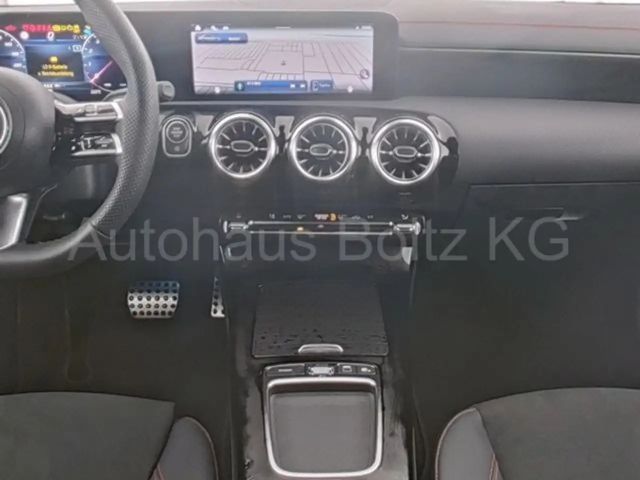 Mercedes-Benz CLA 200 AMG Line Coupé