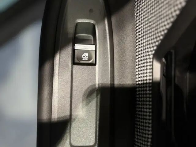 Renault 4 Comfort E-Tech Iconic