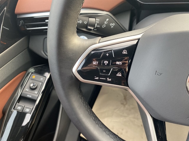 Volkswagen ID.5 1,49 % Sportpaket HUD AHK-klappbar Navi Memory Sitze Soundsystem HarmanKardon