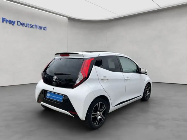 Toyota Aygo X Hatchback Play Team D X-play