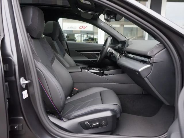 BMW 520 520d M-Sport Sedan xDrive