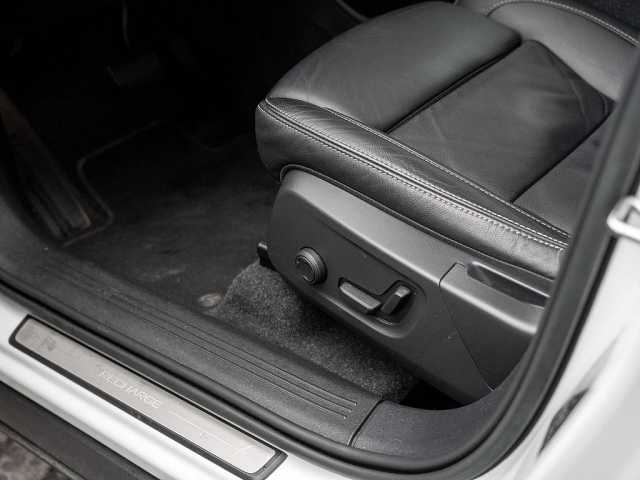 Volvo XC40 Dark Plus Recharge T5