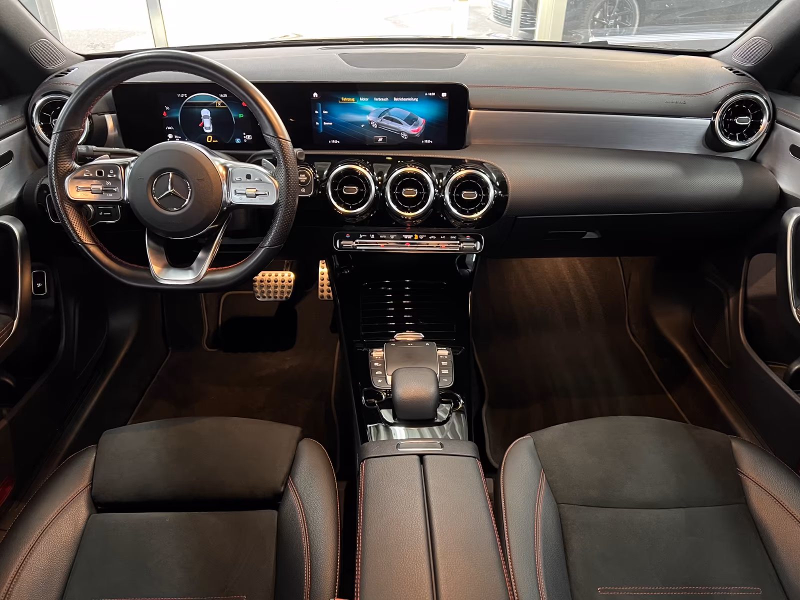 Mercedes-Benz CLA 200 AMG Line