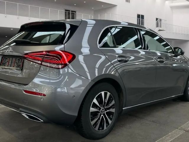 Mercedes-Benz A 180 A 180 d