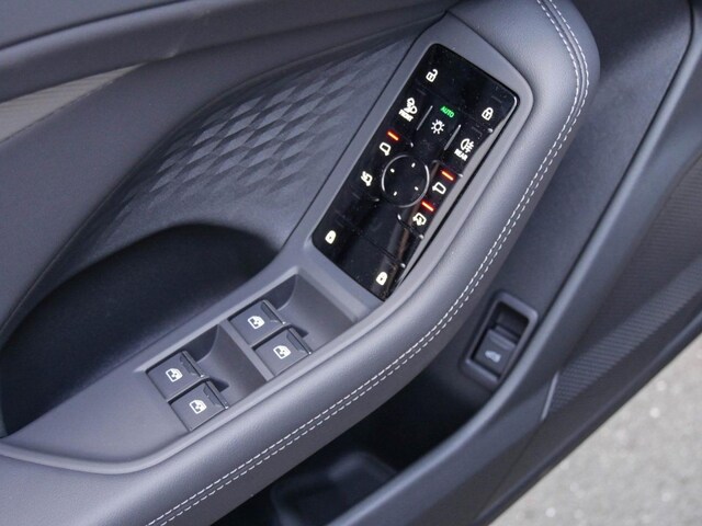 Audi A6 Avant Quattro S-Tronic