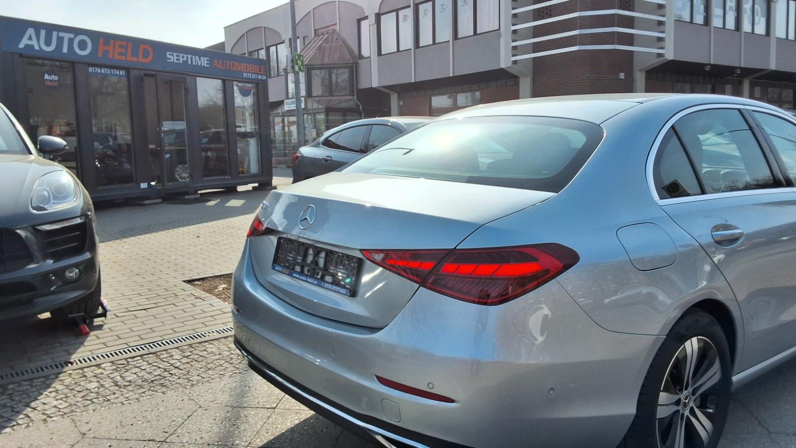 Mercedes-Benz C 220 C 220 d Sedan