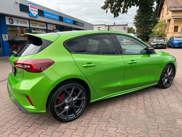 Ford Focus Limited ST Line