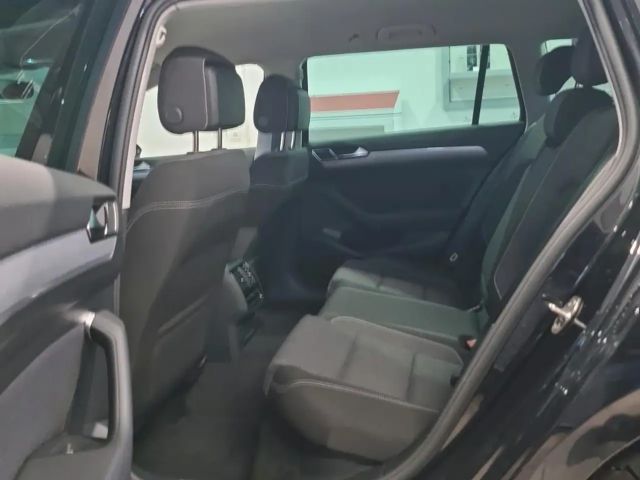 Volkswagen Passat 1.5 TSI Business DSG Variant