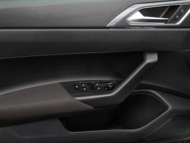 Volkswagen Polo 1.5 TSI DSG R-Line