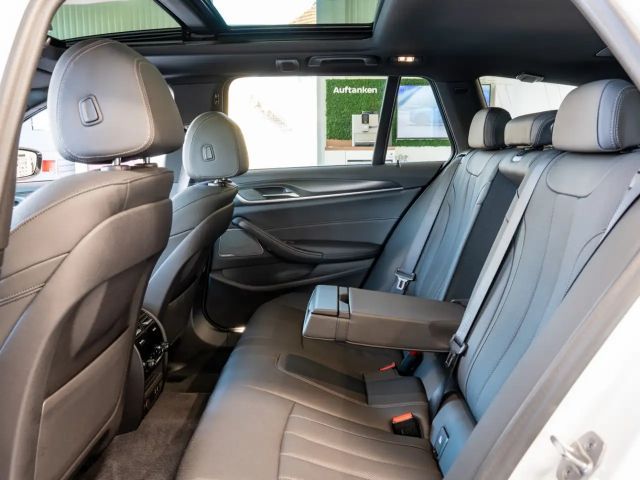 BMW 540 540d M-Sport Touring xDrive