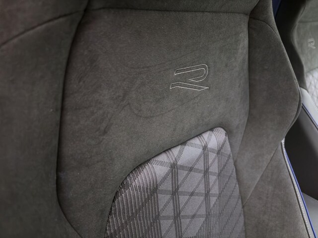 Volkswagen Golf 1.5 eTSI DSG R-Line