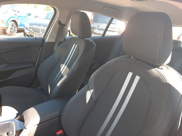 BMW 118 118i Sedan Sport Line