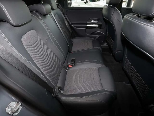 Mercedes-Benz B 180 AHK+PANORAMA+SPURHALTE+MBUX+LED+KAMERA+17"