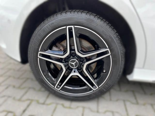 Mercedes-Benz A 250 A 250 e AMG Line