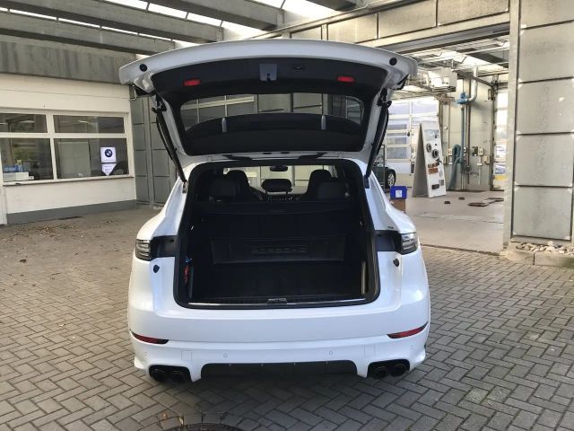Porsche Cayenne GTS