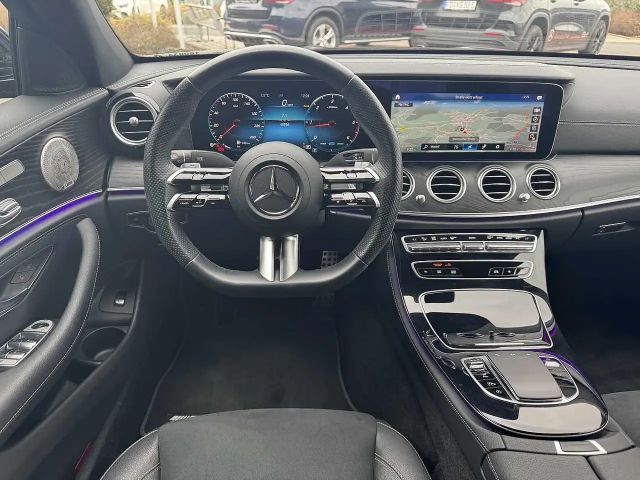 Mercedes-Benz E 220 AMG Line E 220 d Sedan