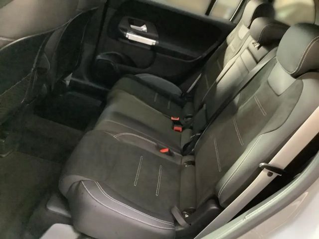 Mercedes-Benz GLB 220 4MATIC AMG Line