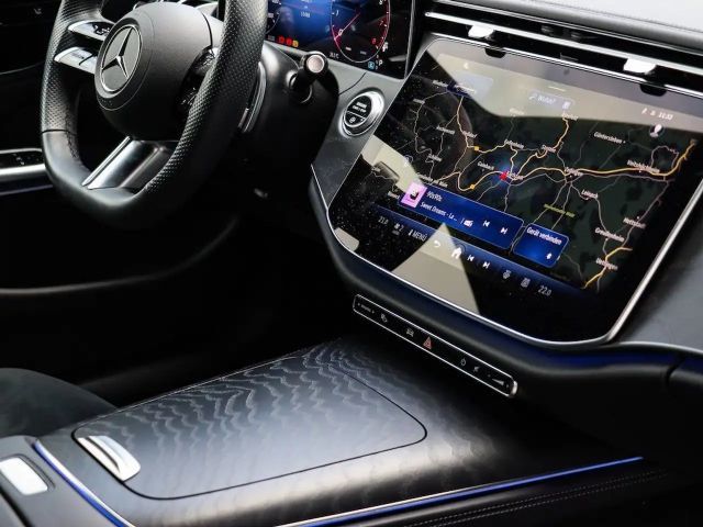 Mercedes-Benz E 200 AMG Line Sedan