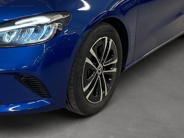 Mercedes-Benz B 200 Progressive Sedan