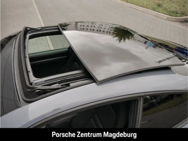 Porsche 992 Carrera Coupé