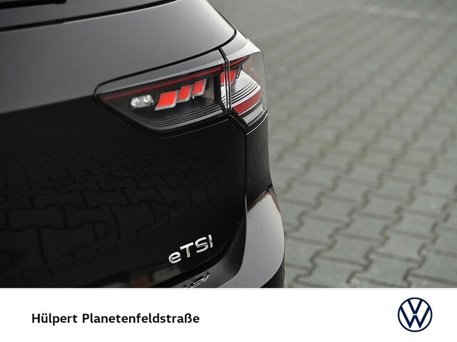 Volkswagen Golf 1.5 eTSI Golf VIII R-Line