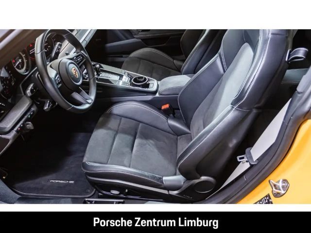 Porsche 992 Carrera Coupé GTS