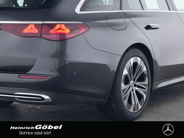 Mercedes-Benz E 220 AVANTGARDE E 220 d