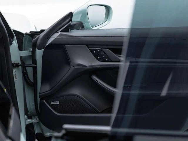 Porsche Taycan 4 Cross Turismo