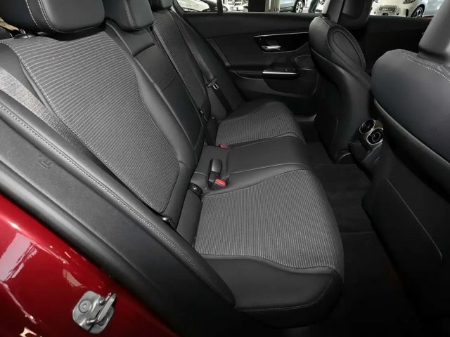 Mercedes-Benz C 180 Sedan