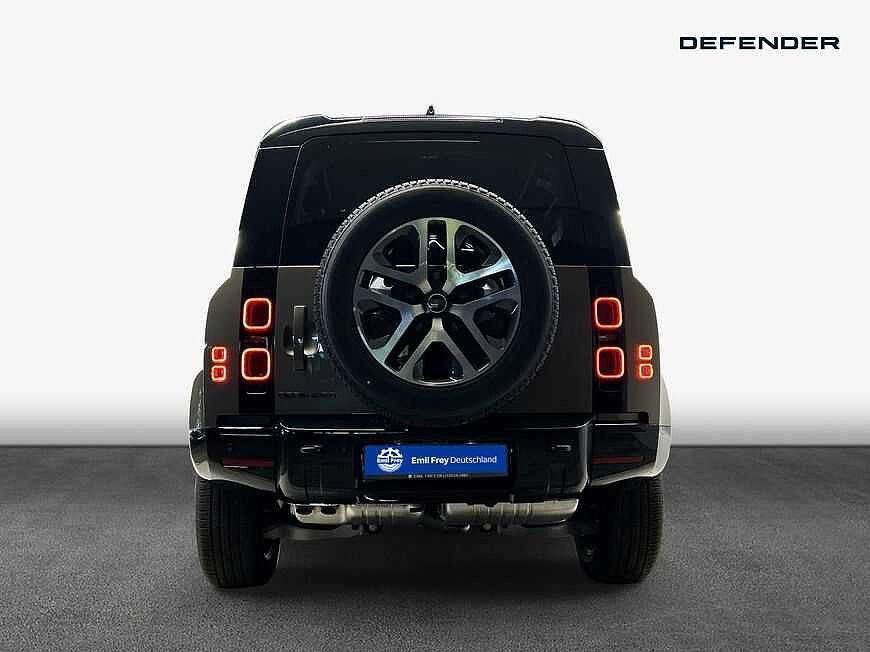 Land Rover Defender 110 Dynamic SE
