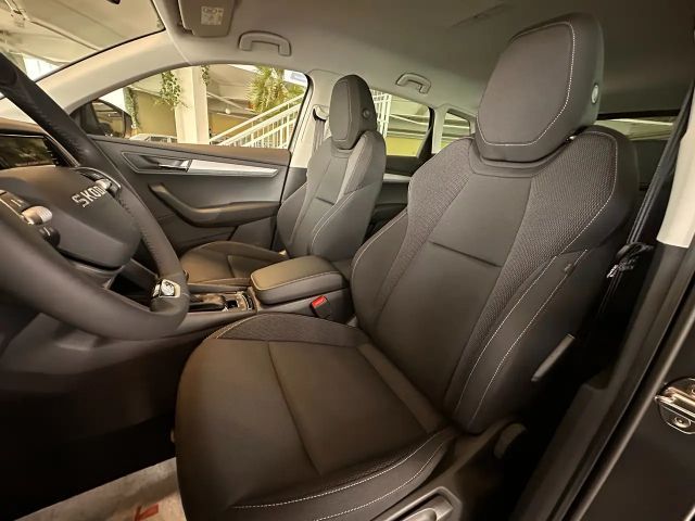 Skoda Karoq Edition 130 DSG*AHK*Rückfahrk*Frontscheibenheiz