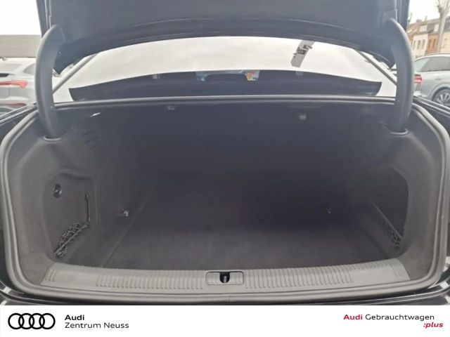 Audi A4 40 TFSI S-Line Sedan