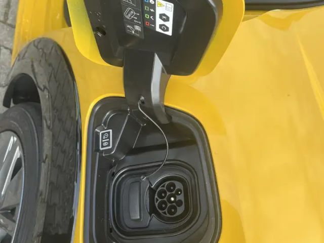 Peugeot E-208 Active Pack