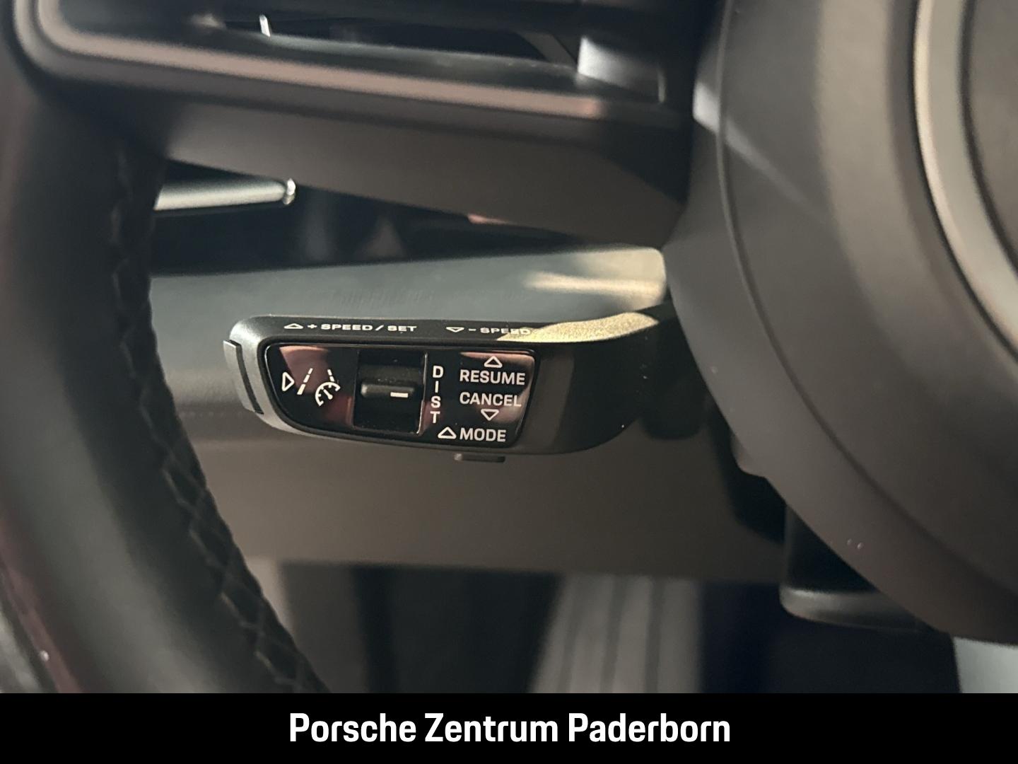 Porsche Taycan InnoDrive Head-Up Luftfederung 20-Zoll