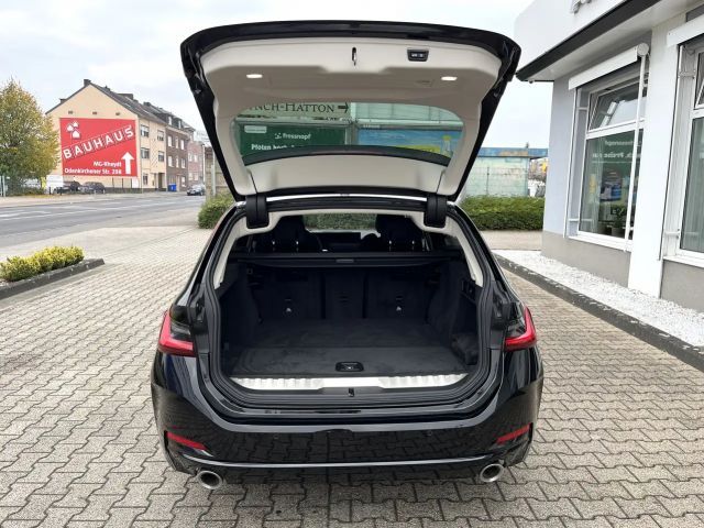 BMW 330 330e Touring xDrive