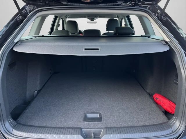 Volkswagen Golf 1.5 eTSI DSG Golf VIII Variant