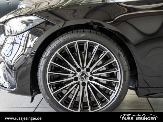 Mercedes-Benz C 200 AMG Line Sedan