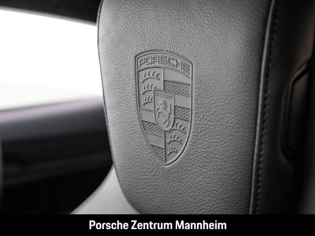 Porsche Taycan 4
