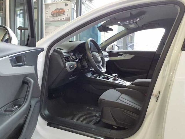 Audi A4 35 TFSI Avant S-Tronic